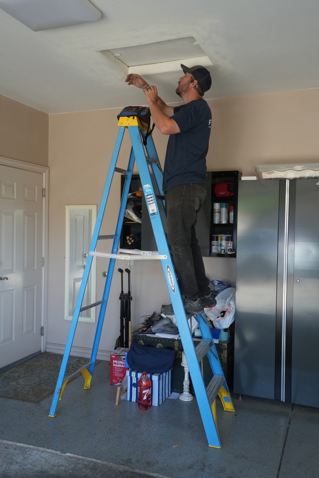 Five Star technicians replacing an AC fan motor during air conditioner repair in St. George